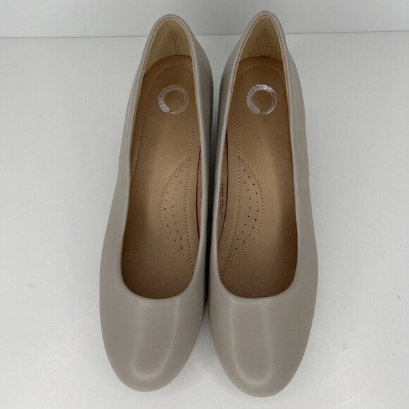 Oh My Light Smooth Beige Collection Slip-On Ballet Heels Womens Size 10 Shoes - Picture 5 of 9